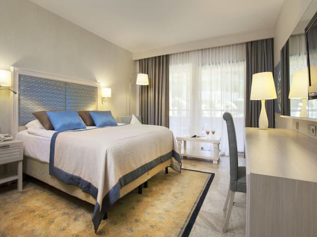 Family Room (Superior Family Room)