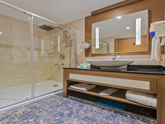 Standard Room, 2 Twin Beds, City View