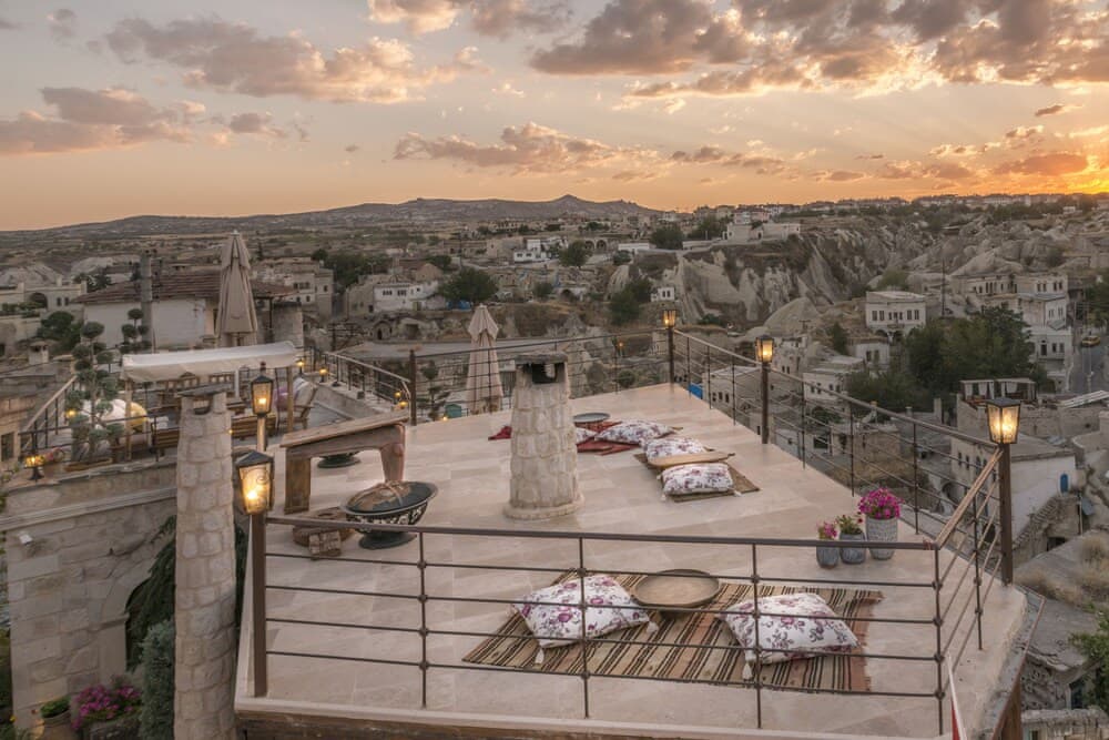 Elika Cave Suites & Spa