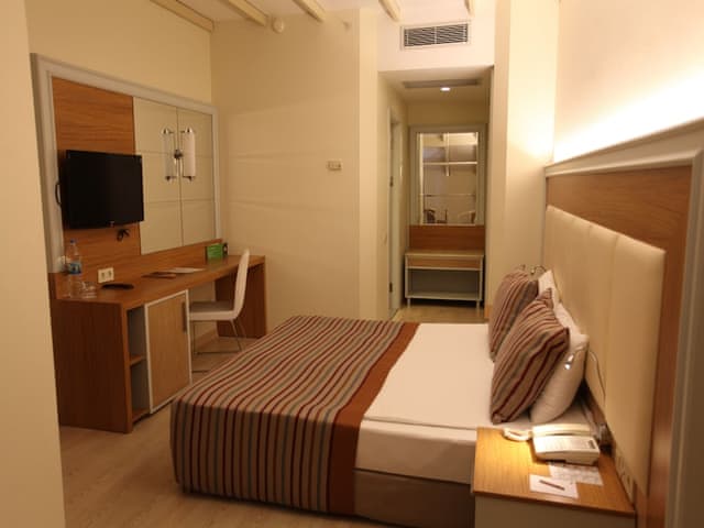 Family Room (Superior)