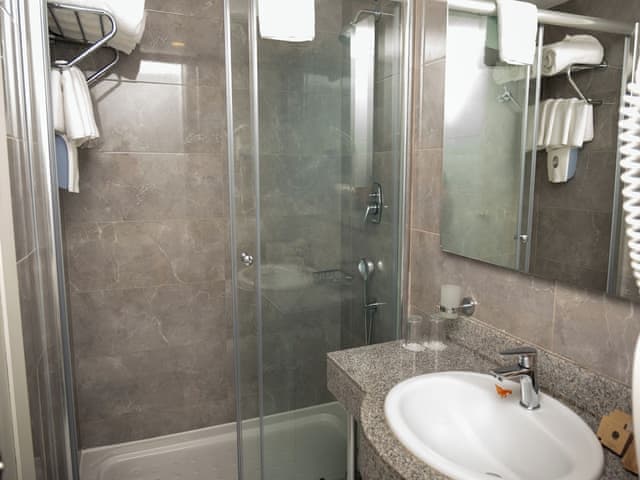 Superior Room (Partial Sea View)