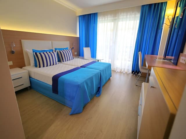 Classic Double Room, Balcony (DZB)