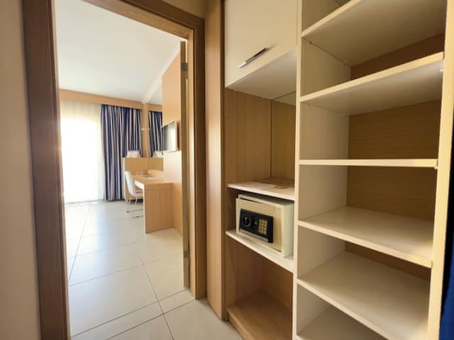 Family Room (Classic,FZ)