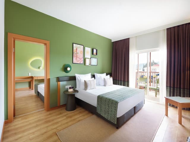 Hotel Family Room