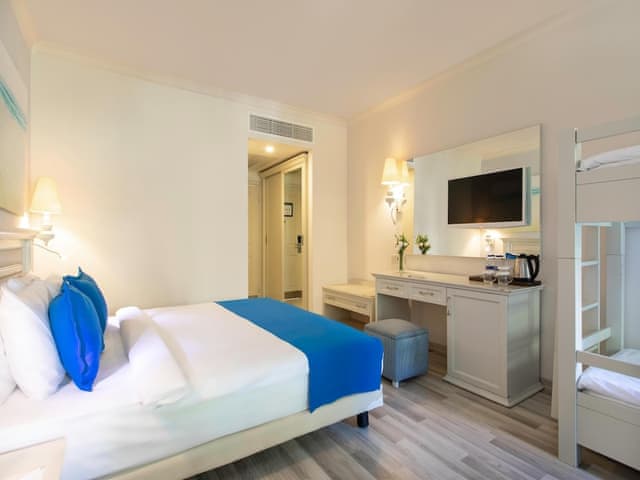 Standard Bunkbed Room