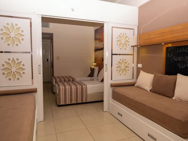 Family Room (Classic)