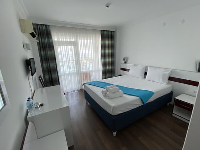 Standard Room, 1 Double or 2 Twin Beds, Balcony, Sea View