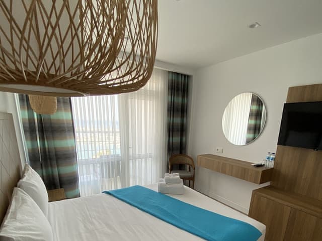 Deluxe Room, 1 Double or 2 Twin Beds, Balcony, Sea View