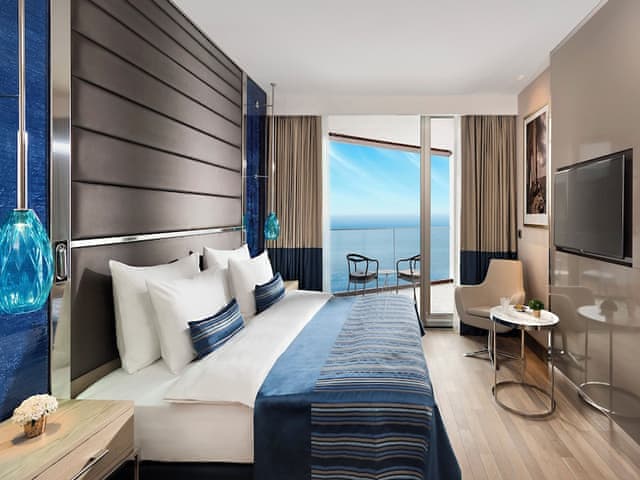 Junior Suite, 1 King Bed with Sofa bed, Sea View