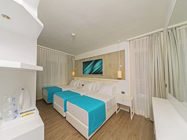 Standard Double or Twin Room, Partial Sea View