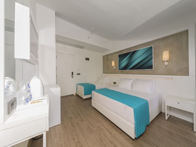 Standard Double or Twin Room, Partial Sea View