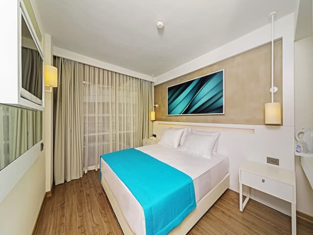 Standard Double or Twin Room, Partial Sea View