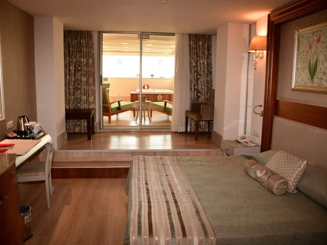 Family Room, 2 Bedrooms, Jetted Tub, Sea View