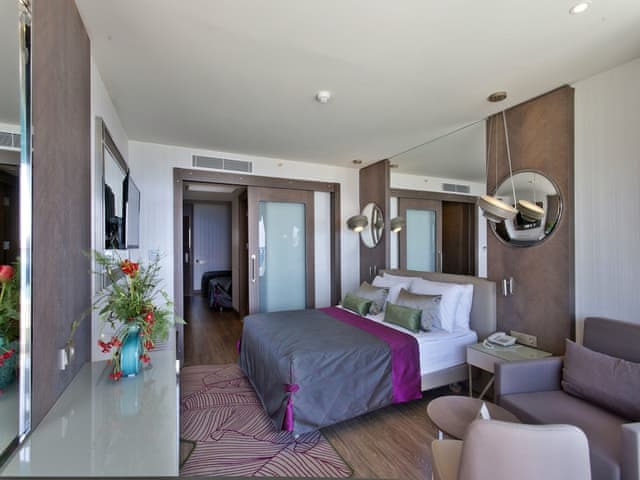 Family Room, 2 Bedrooms, Pool View