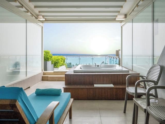 Deluxe Room, Jetted Tub, Partial Sea View