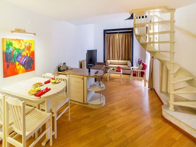 Club Duplex Family Room