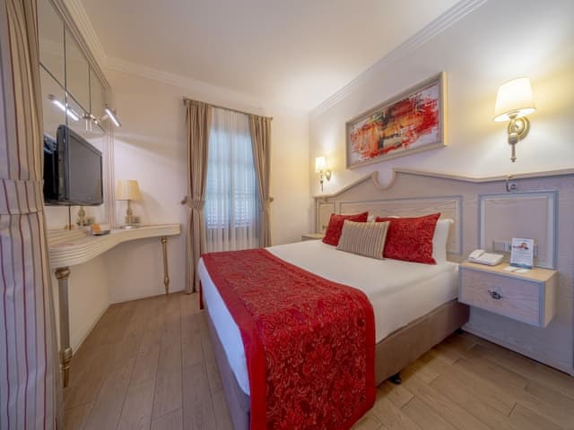 Club Duplex Family Room