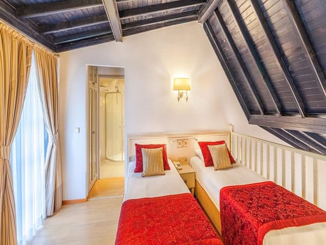 Club Duplex Family Room