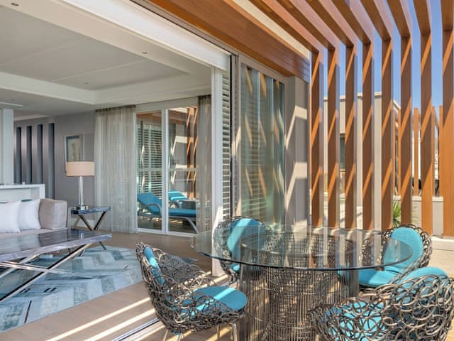 Suite, 1 Double Bed, Sea View (Balcony)