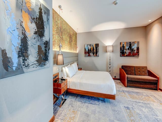 Standard Room, 1 Queen Bed (Accessible)