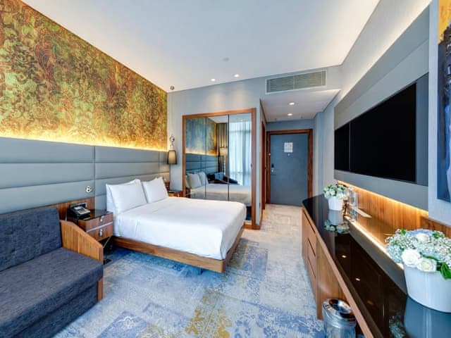 Room, 1 Queen Bed with Sofa bed