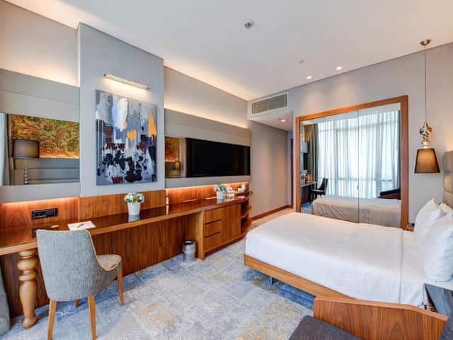 Room, 1 Queen Bed with Sofa bed