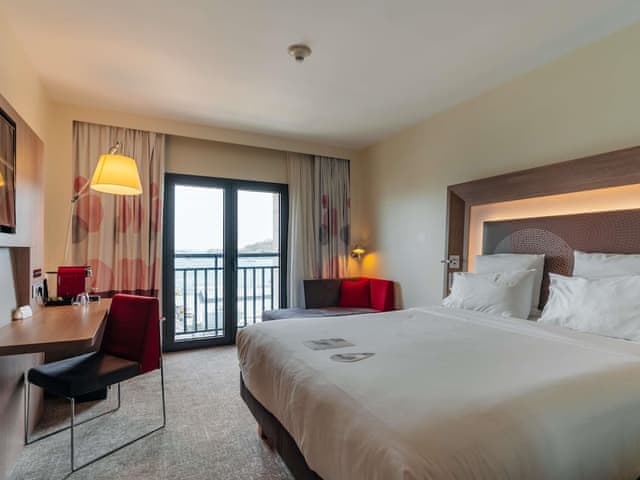 Executive Room, 1 Queen Bed with Sofa bed, Accessible, Sea View