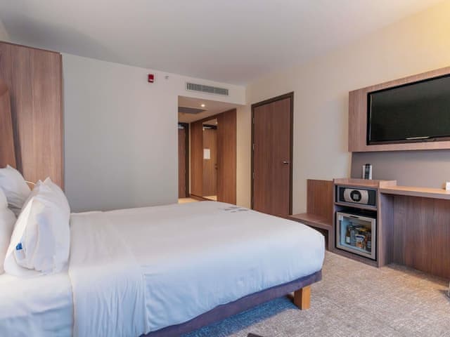 Superior Room, 1 Queen Bed, Accessible