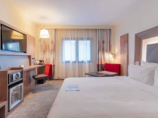 Superior Room, 1 Queen Bed, Accessible