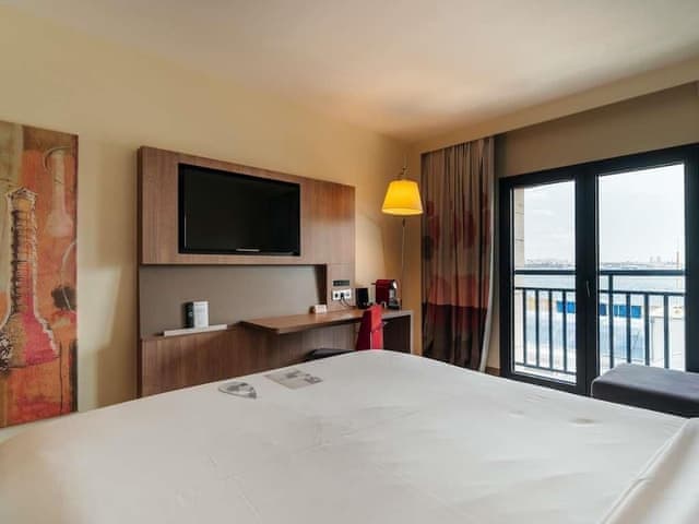 Executive Room, 1 Queen Bed with Sofa bed, Accessible, Sea View