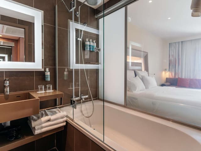 Executive Room, 1 Queen Bed