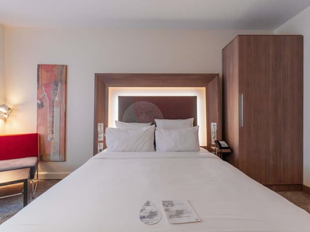 Superior Room, 1 Queen Bed, Accessible