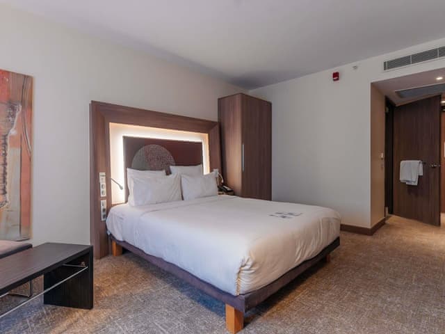 Superior Room, 1 Queen Bed, Accessible