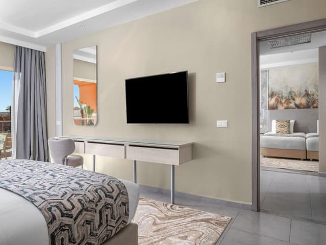 Aile Odası - Havuz Manzaralı