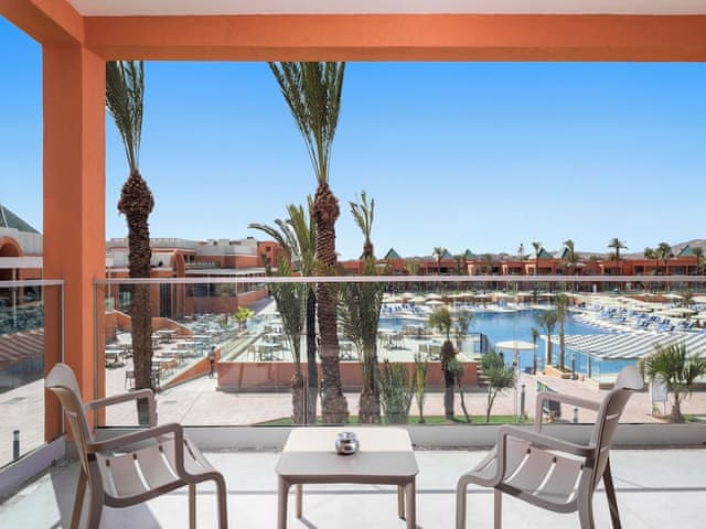 Delüks Üç Kişilik Oda