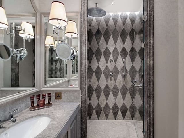 Deluxe Ciragan Bosphorus View King Room