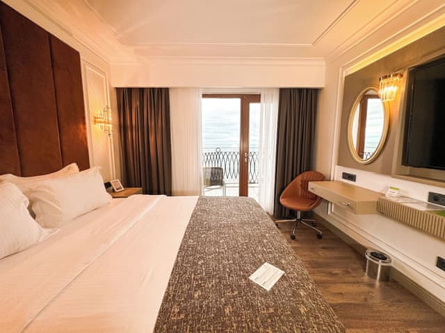 Suite, 1 Double Bed, Sea View