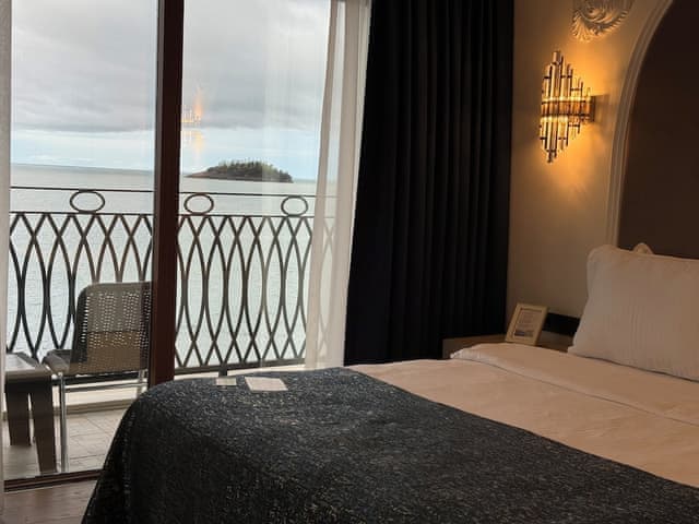 Deluxe Room, 1 Double Bed, Sea View