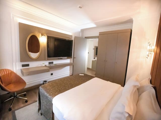 Suite, 1 Double Bed, Sea View