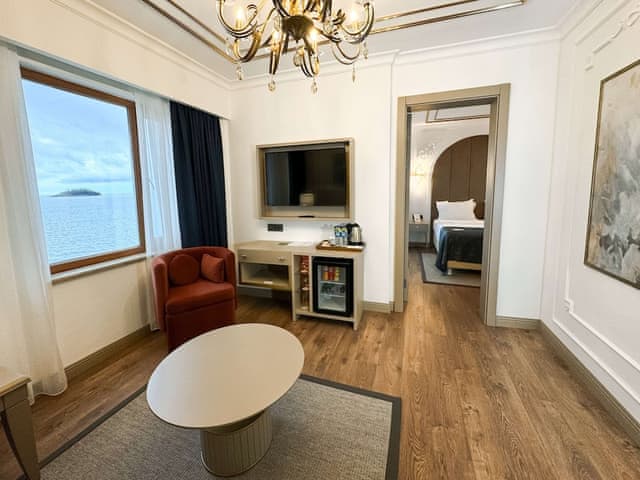 Deluxe Room, 1 Double Bed, Sea View