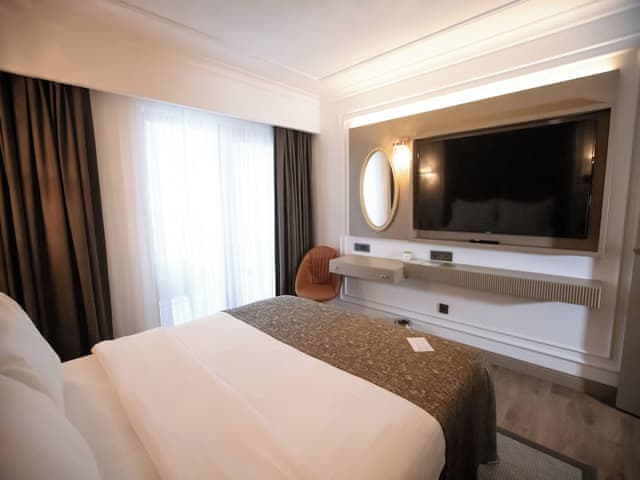 Suite, 1 Double Bed, Sea View