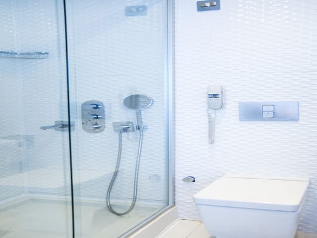 Standard Room (King)