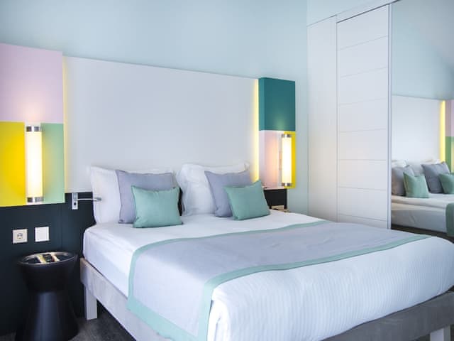 Standard Room (King)