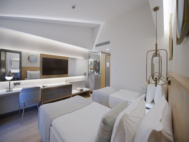 Superior Family Room 2 Bedroom