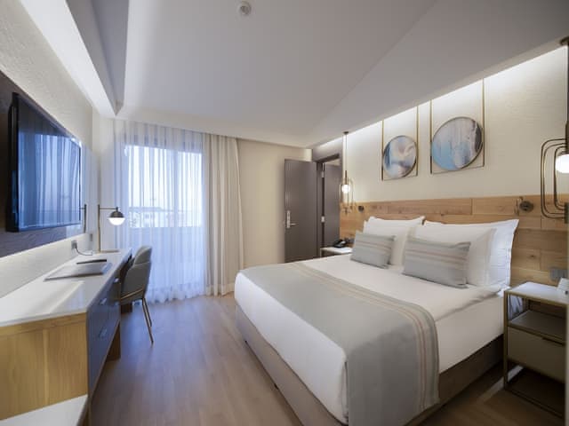 Superior Family Room 2 Bedroom