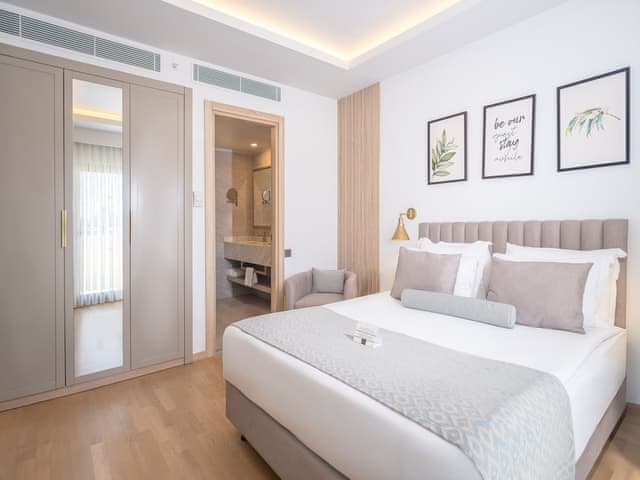 Suite Room Land View