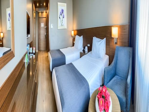 Standard Room, 2 Twin Beds, Balcony, City View