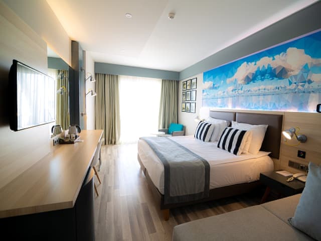 Standard Room, Partial Sea View