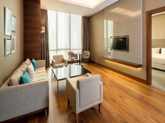 Grand Suite, 1 King Bed, Corner