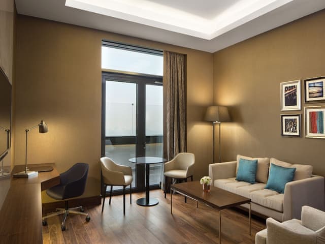 Club Suite, 1 King Bed, Terrace